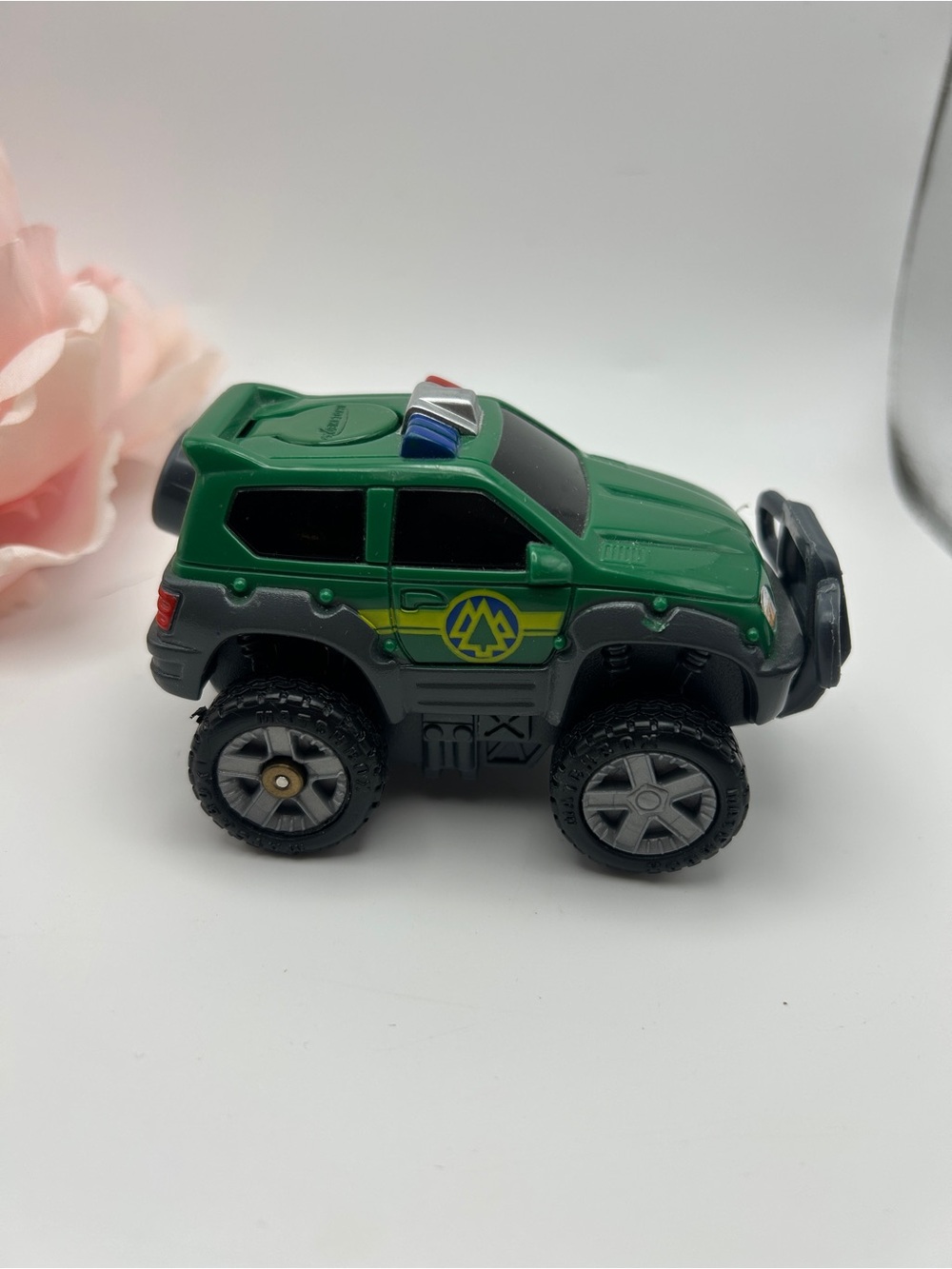 2001 Matchbox Pull String Action SUV Works